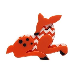 NIB 2023 Erstwilder Lucky Dip Exclusive Dot The Dozing Deer Resin Brooch